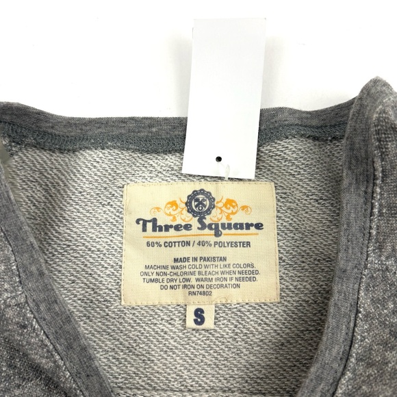 Arkansas Razorbacks Three Square Gray Sweatshirt Graphic Logo - Picture 4 of 5